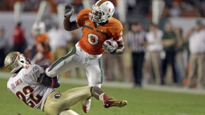 Buffalo Bills running back Duke Johnson (22) attempts to avoid the