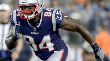 From hands-on to hands-off for Pats' Benjamin Watson