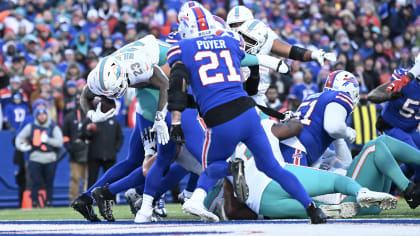 Miami Dolphins running back Jeff Wilson Jr. translates linebacker Andrew  Van Ginkel's INT into Fins TD