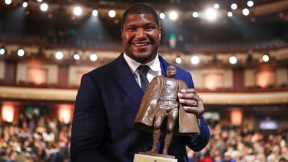 Cowboys' Dak Prescott wins 2022 Walter Payton NFL Man of the Year