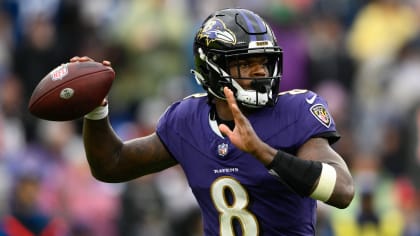 Can't-Miss Play: Baltimore Ravens quarterback Lamar Jackson escapes THREE  would-be tacklers on 14-yard scramble