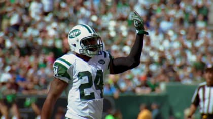 Mother Diana Askew presents former New York Jets cornerback