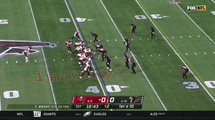 Tampa Bay Buccaneers wide receiver Deven Thompkins converts on third-down  to put Bucs in FG range