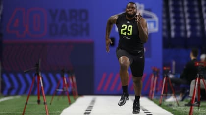 Minnesota Vikings player profile No. 59: OT Vederian Lowe