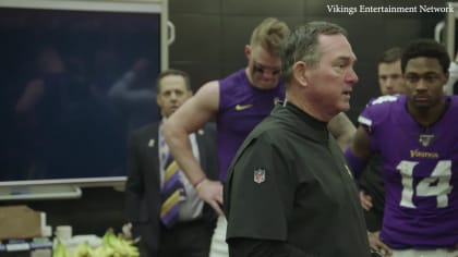 Mike Zimmer shouts out the Vikings offense in postgame speech