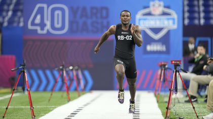 Running back Ty Chandler runs official 4.38-second 40-yard dash at 2022  combine