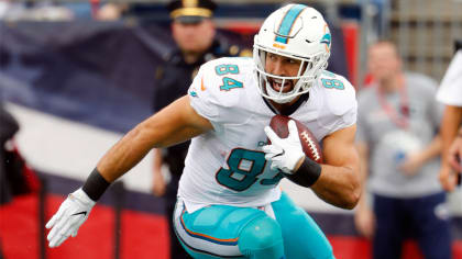 Miami Dolphins tight end Dominique Jones (85) on the field before