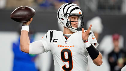 Cincinnati Bengals quarterback Jake Browning finds tight end Thaddeus Moss  open down the sideline for 17-yard grab