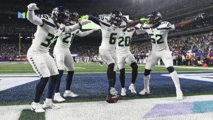 Seattle Seahawks defensive back Quandre Diggs logs first INT of '23 season  in fourth quarter
