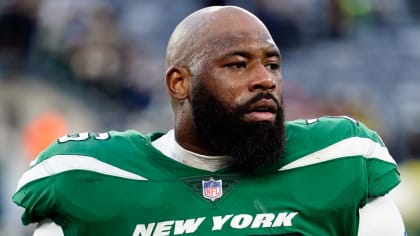 August 2, 2022, Florham Park, New Jersey, USA: New York Jets tackle George  Fant (76) warms