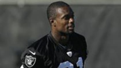 Raiders get ex-S.F. cornerback Shawntae Spencer