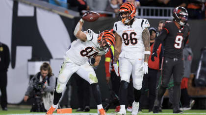 Cincinnati Bengals tight end Mitchell Wilcox (84) runs for the play during  an NFL football game against the Los Angeles Chargers, Sunday, Dec. 5,  2021, in Cincinnati. (AP Photo/Emilee Chinn Stock Photo - Alamy