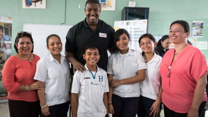 Arizona Cardinals name Kelvin Beachum Walter Payton Man of the Year