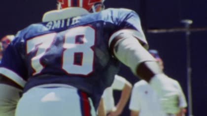 Bruce Smith Buffalo Bills GIF - Bruce Smith Buffalo Bills - Discover &  Share GIFs