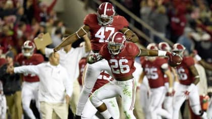 Amari Cooper with an impressive, 50-yard catch for alabama