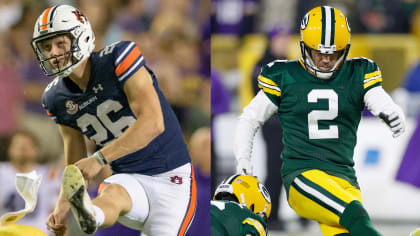 Green Bay Packers kicker MASON CROSBY kicks a 51 yard field goal