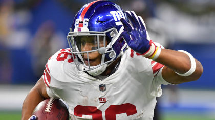 The Checkdown on X: LeBron showing BIG love to Saquon during a recent  workout 