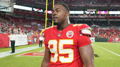 Holdout Chris Jones attends Chiefs game, watches from suite