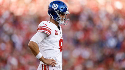 Daniel Jones Runs the Giants to a Win in His First Start - The New York  Times