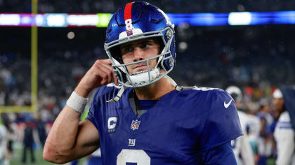 Giants working out QBs after Daniel Jones, Tyrod Taylor suffer injuries