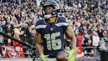 VIDEO: Tyler Lockett Returns First Punt for a Touchdown, and the NFL World  Is Buzzing