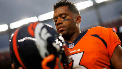 Broncos QB Russell Wilson 'pushing to play' despite hamstring injury