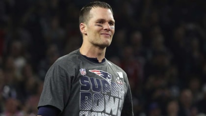 Tom Brady Kisses Sick Mom Before Super Bowl LI [PHOTO]