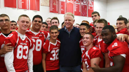 Boomer Esiason returns to high school after 37 years