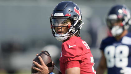 The Houston Texans huddle up during the NFL football team's training camp  at Houston Methodist Training Center, on Wednesday, July 26, 2023, in  Houston. (AP Photo/Maria Lysaker Stock Photo - Alamy