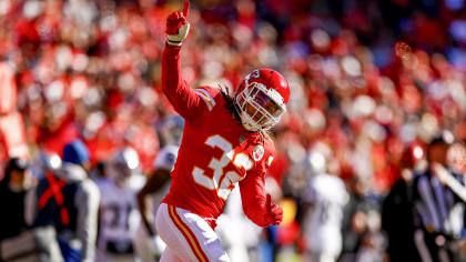 Kansas City Chiefs free safety Tyrann Mathieu (32) takes his stance during  an NFL football game against the Los Angeles Chargers Thursday, Dec. 16,  2021, in Inglewood, Calif. (AP Photo/Kyusung Gong Stock