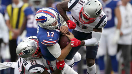 Couple gets married at halftime of Buffalo Bills game in NFL wedding