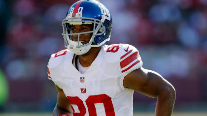 Photo: New York Giants Victor Cruz makes a one handed catch for 41 yards at  MetLife Stadium in New Jersey - NYP20111009118 