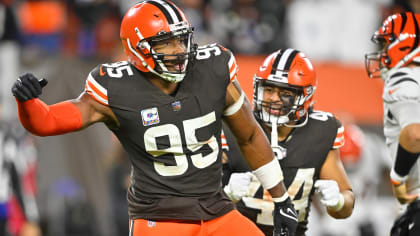 Cleveland Browns defensive end Myles Garrett (95) on the sidelines during  an NFL football game against the Cincinnati Bengals, Sunday, Sept. 10,  2023, in Cleveland. (AP Photo/Sue Ogrocki Stock Photo - Alamy