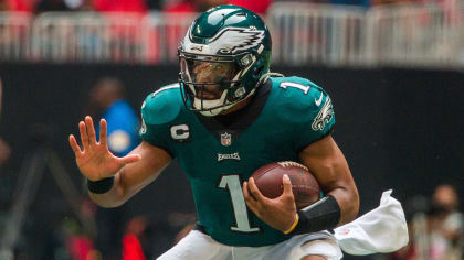 Jalen Hurts sets another Eagles record in blowout win over Titans