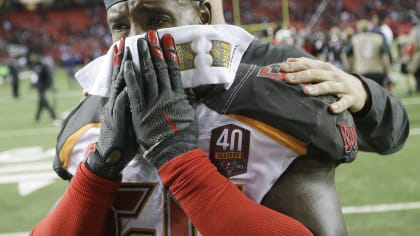 Buccaneers LB Kwon Alexander Has Career Game 24 Hours After Death of  Brother, News, Scores, Highlights, Stats, and Rumors