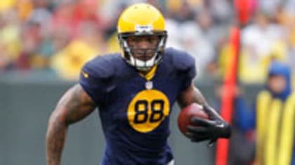 Jermichael Finley leaves on strecher with neck injury