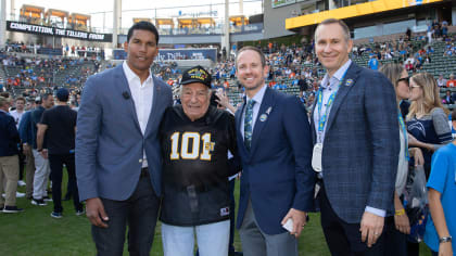 Steelers Honor World War II Veteran Brothers at Home Opener