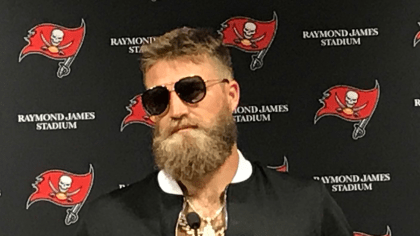 Ryan Fitzpatrick's No-look Hail Mary Sends NFL Twitter into Raptures