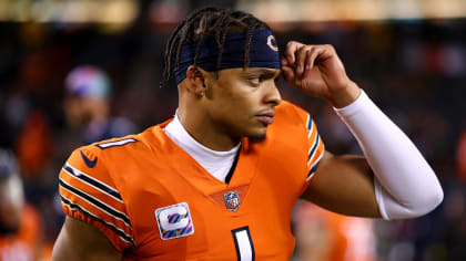 Justin Fields' left shoulder injury is the cruelest twist in the latest Chicago  Bears loss: 'The pain right now is pretty bad'