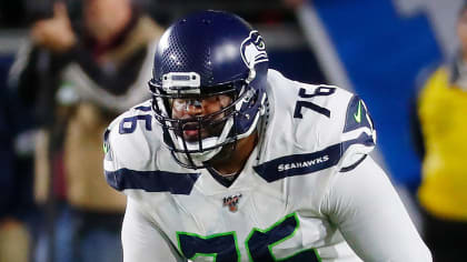 Report: Seahawks' Carson suffered minor knee sprain, could play