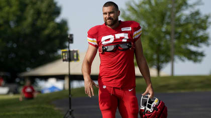 PFF Tier 1 TEs Travis Kelce Mark Andrews George Kittle 2023 shirt