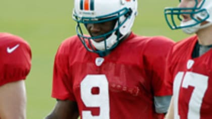 Reaction - Dolphins Sign David Garrard, PFF News & Analysis