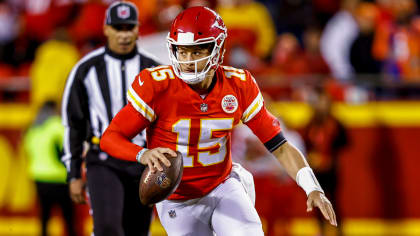 Kansas City Chiefs line backer Melvin Ingram III (24) before