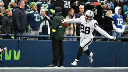 Raiders-Seahawks Week 12 final score: Josh Jacobs seals win in