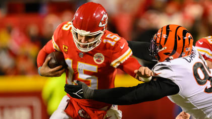 Patrick Mahomes suffers injury scare as Kansas City Chiefs reach