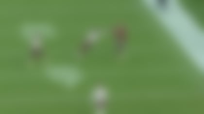 Christian Reid lofts 33-yard throw just beyond outstretched DB's arms