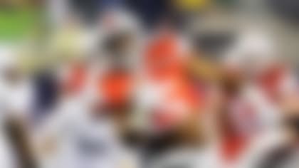 Ezekiel-Elliot-TOS-150629