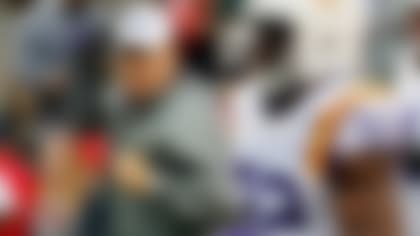 Les Miles-151122-TOS.jpg