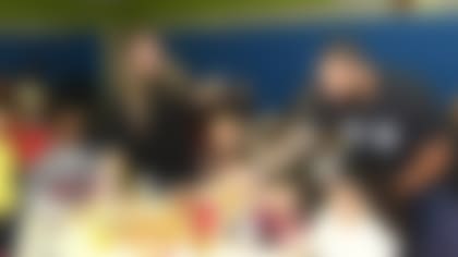 111918-GuyThanksgiving_15