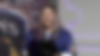 FanOfTheYear_110122ph12